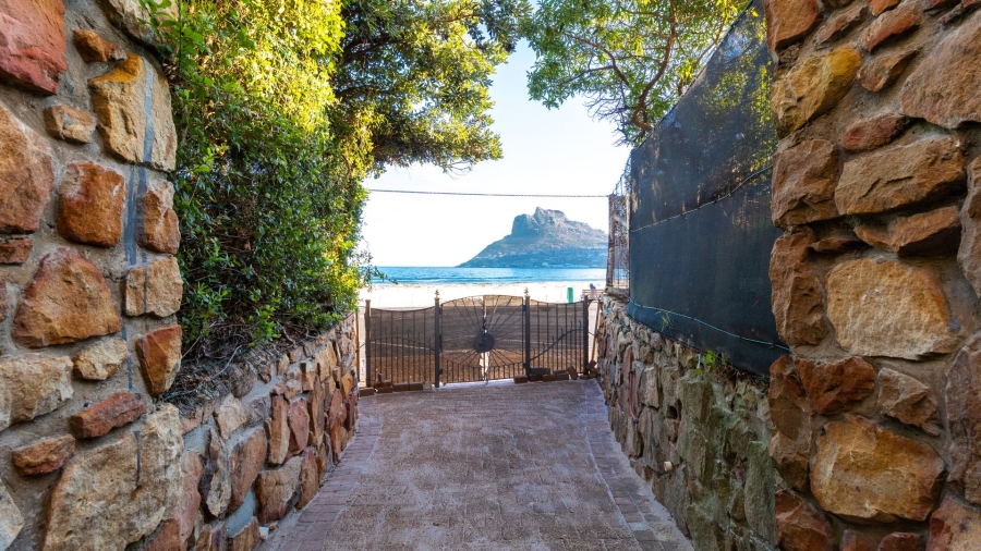 1 Bedroom Property for Sale in Hout Bay Beachfront Western Cape